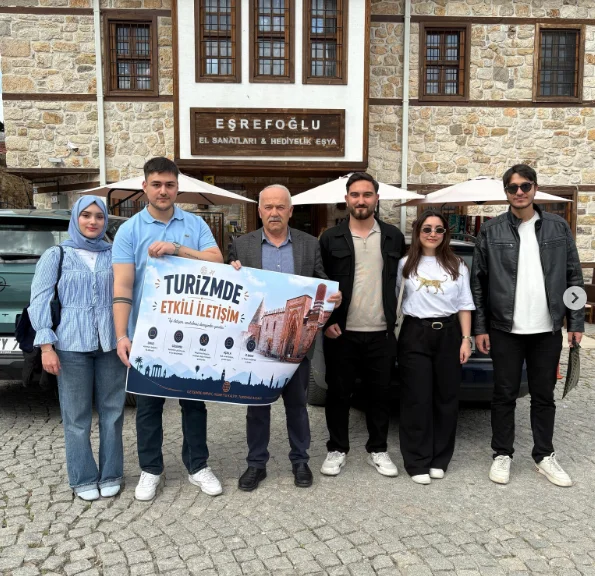 TURİZM FAKÜLTESİ ÖĞRENCİLERİNDEN BEYŞEHİR ESNAFINA TURİST İLETİŞİMİ DESTEĞİ